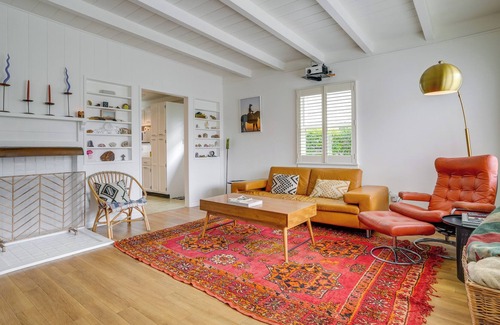 Silver Strand Cottage | Peaceful Oxnard Getaway - Walk to the Beach!