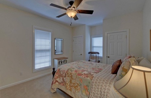 Hartwell House | Peaceful Paradise on Lake Hartwell - Sleeps 8