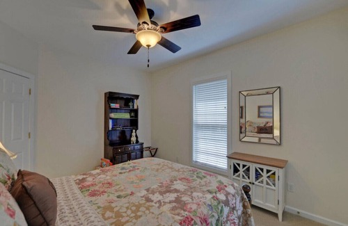 Hartwell House | Peaceful Paradise on Lake Hartwell - Sleeps 8