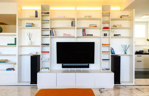 Parioli Apartment | Peaceful Penthouse with Garage by NDP rent