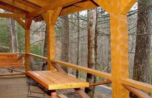 Cosby Cabin | Peaceful Pines - 1 Bedrooms, 1 Baths, Sleeps 4 Cabin by RedAwning