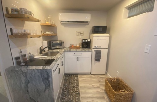 Hanson Apartment | Peaceful Pines Haven~ cozy studio near the ponds