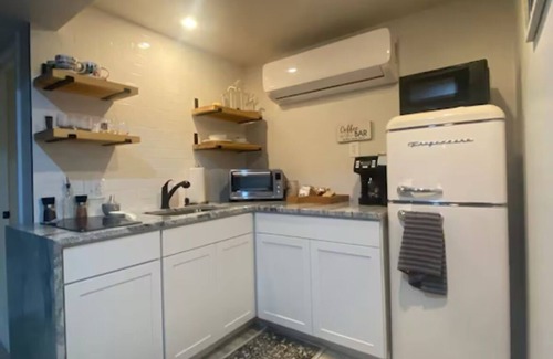 Hanson Apartment | Peaceful Pines Haven~ cozy studio near the ponds