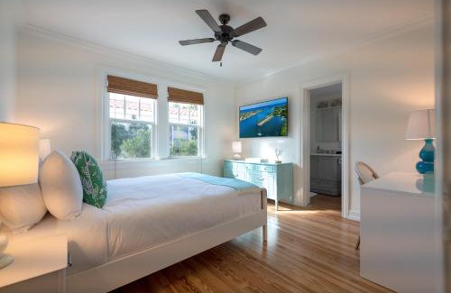 Southland Park Villa | Peaceful Pink Orchid Beach House! Huge Pool!
