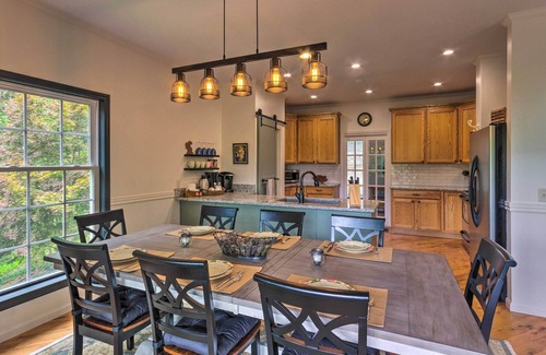 Pisgah Forest House | Peaceful Pisgah Mountain Getaway w/Hot Tub!