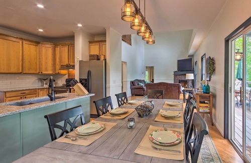 Pisgah Forest House | Peaceful Pisgah Mountain Getaway w/Hot Tub!