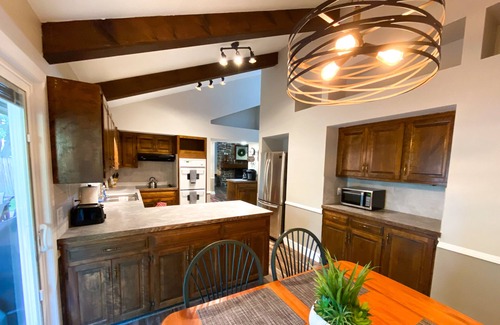 Monett House | Peaceful Place: Upscale Accomodations, Small Town Feel