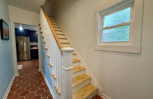 West Main HIll House | Peaceful Premium Luxury furnished, walkable area close to downtown