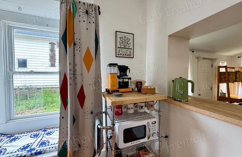 West Main HIll House | Peaceful Premium Luxury furnished, walkable area close to downtown