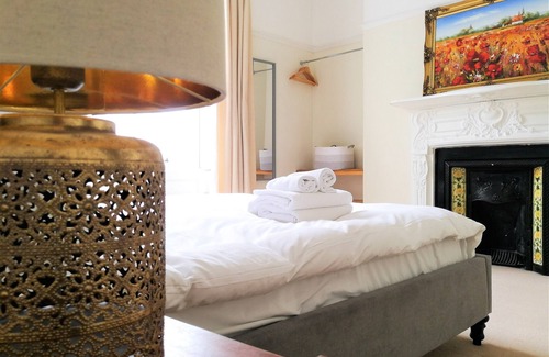 Cotham House | Peaceful & Pretty 2 bedroom flat near Clifton