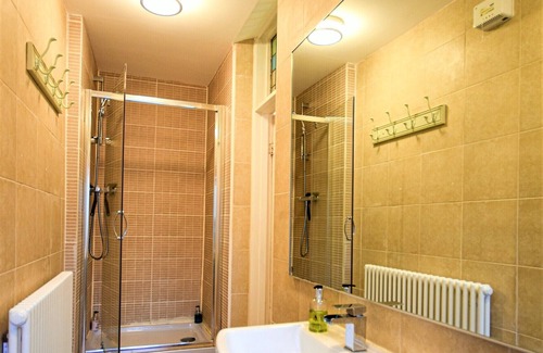 Cotham House | Peaceful & Pretty 2 bedroom flat near Clifton
