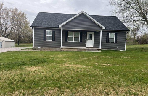 Cave City House | Peaceful private 3 bedroom & 2 bathroom new home near Mammoth Cave.