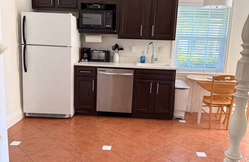 Braden River Apartment | Peaceful, Private Studio Retreat in a Quiet, Convenient Location with AC & WiFi