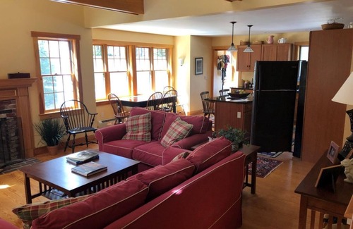 New Harbor House | Peaceful Private Wooded House Location Near Ocean