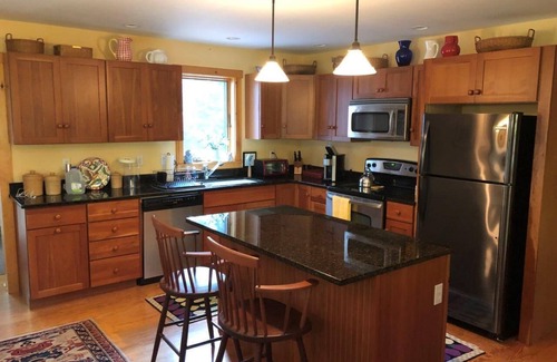 New Harbor House | Peaceful Private Wooded House Location Near Ocean