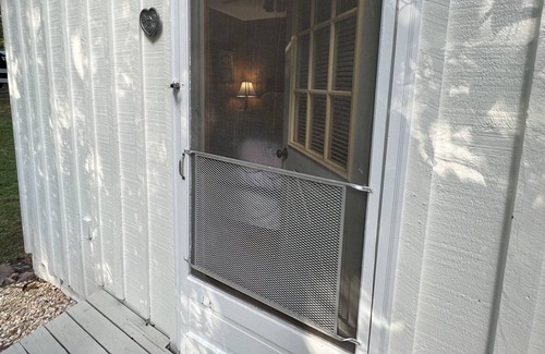 Franklin Cottage | Peaceful Putter, Golf Course Cottage,view of the 2nd hole+fire pit,Wifi,sleeps 4