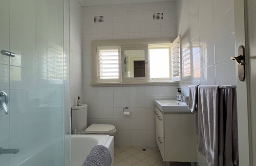Randwick Apartment | Peaceful Randwick apartment near Clovelly Beach