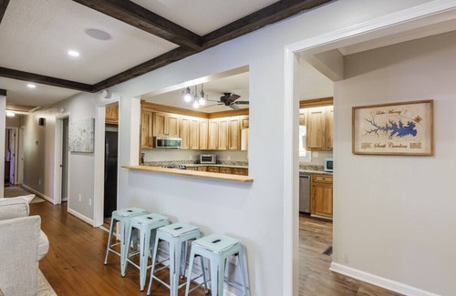 Leesville House | Peaceful Retreat on Lake Murray - HOT TUB!, Private Dock, SUPs, and Kayaks