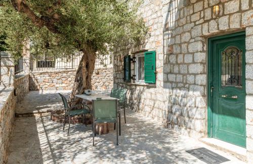 East Mani House | Peaceful Refuge In Mani 1
