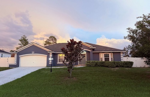 Ocala House | Peaceful, Relaxing & Quiet Home With A Private Fenced Yard In Ocala-Pet Friendly
