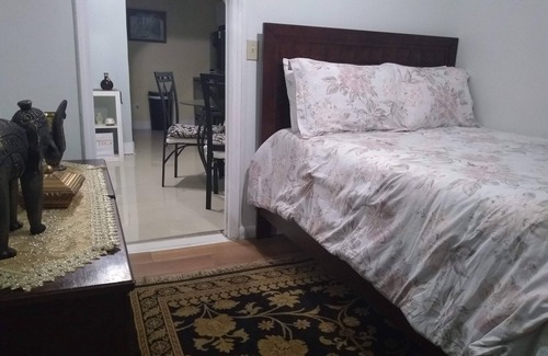 Harlem Hotel | PEACEFUL RENOVATED MAIN FL PROPERTY W/KITCHEN - 3 MINUTES WALK TO SUBWAY