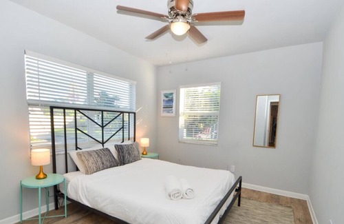 Virginia Park Apartment | Peaceful Retreat 1BR in Tampa Virginia Park