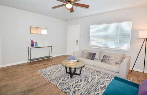 Virginia Park Apartment | Peaceful Retreat 1BR in Tampa Virginia Park