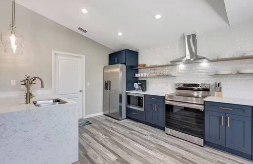 Silver Creek House | Peaceful Retreat: 3/3 Pool, Spa, & lake view. 25 min to Magic Kingdom!