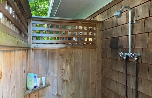 New Suffolk House | Peaceful retreat by the North Fork's most beautiful beach