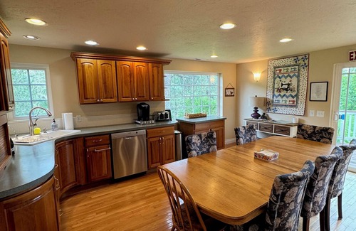 Chelan House | Peaceful Retreat near Lake Chelan, perfect for the whole family.