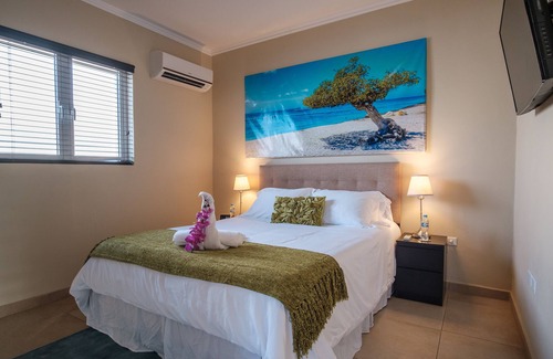 Alto Vista House | Peaceful Retreat Stylish Luxe BR/2BA Villa/W Pool