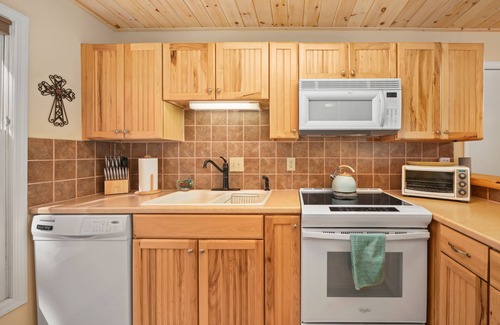 Deer Run House | Peaceful Retreat w/Loft in Nantahala National Forest. ⛷ 🛶