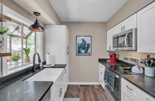 Longmont House | Peaceful Retreat with Hot Tub Kid and Dog Friendly