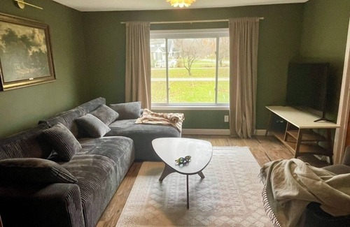 Benton Harbor House | Peaceful River House steps to River! House equipped for children!