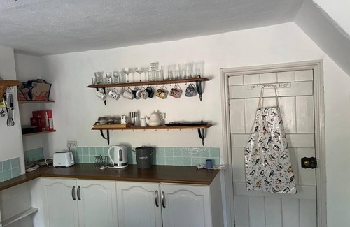 Bedwas Trethomas & Machen House | Peaceful Riverside Cottage in Machen, Caerphilly