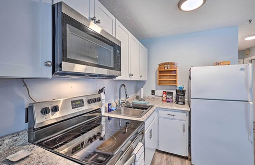Roan Mountain Cabin | Peaceful Roan Mountain Escape: On-Site Creek!