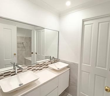 Baulkham Hills House | Peaceful Room in Modern Baulkham Hills Home - BH3