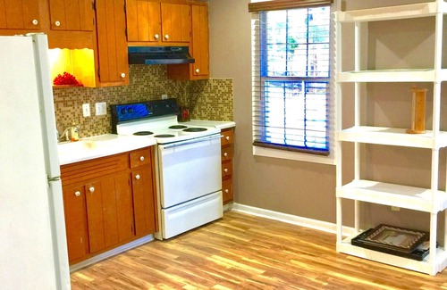 Clarkdale House | Peaceful Roomy Estate In the City (Limited Offer!)