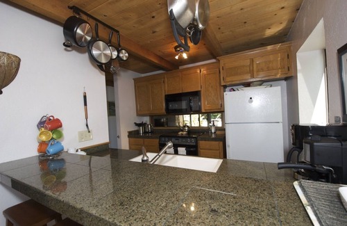 Seabright Condo | Peaceful Seabright Townhome Retreat Near Boardwalk & Yacht Harbor