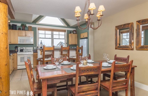 Saddle Ridge House | Peaceful Ski In/Out Home | Private Hot Tub | Grill| 7 Min Drive to Resort