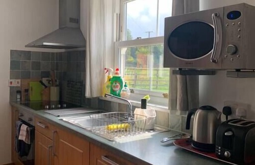 Horncastle House | Peaceful South Cottage, Bainvalley Cottages