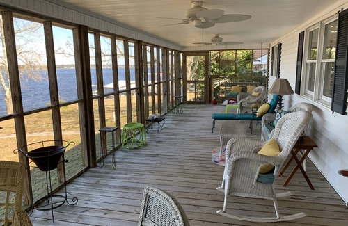 Sneads Ferry House | Peaceful Spacious waterfront home