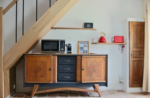 Cumont House | Peaceful Stay at the Gîte du Château Des Fours, in a Historic Setting in Cumont