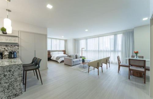 Costa del Este House | Peaceful Studio for Rent with Prime Park Views in Panama City