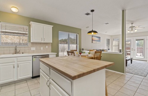 Anderson Mill West House | ★Peaceful Suburbs Haven★ | Lush Backyard | ♛Office