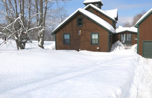 Waterbury Center House | Peaceful Summer Escape- Waterbury Center!