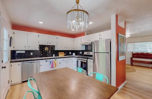 Los Poblanos House | Peaceful Sunflower Escape, 3bd w/hot tub, grill, and mountain views!