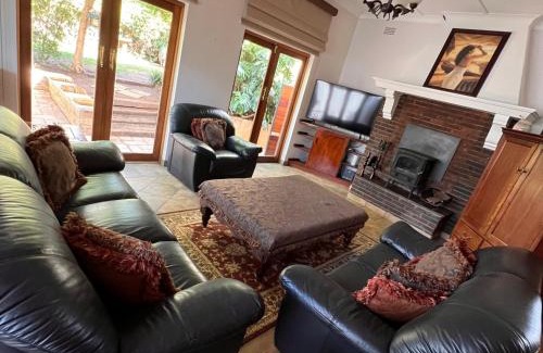 Parkwood Apartment | Peaceful@Swansea In Rosebank-Parkwood