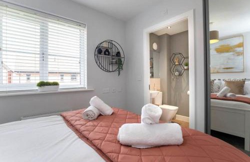 Cheltenham House | Peaceful Two Bedroom Two Bathroom Home