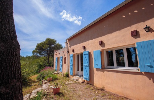 Rognes Villa | Peaceful villa, large quiet plot with swimming pool